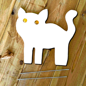 Eine weiße Katze für Kindergeburtstage oder Veranstaltungen für die Vorschule, Schule, Kindergarten zum bemalen für einen sicheren Schulweg