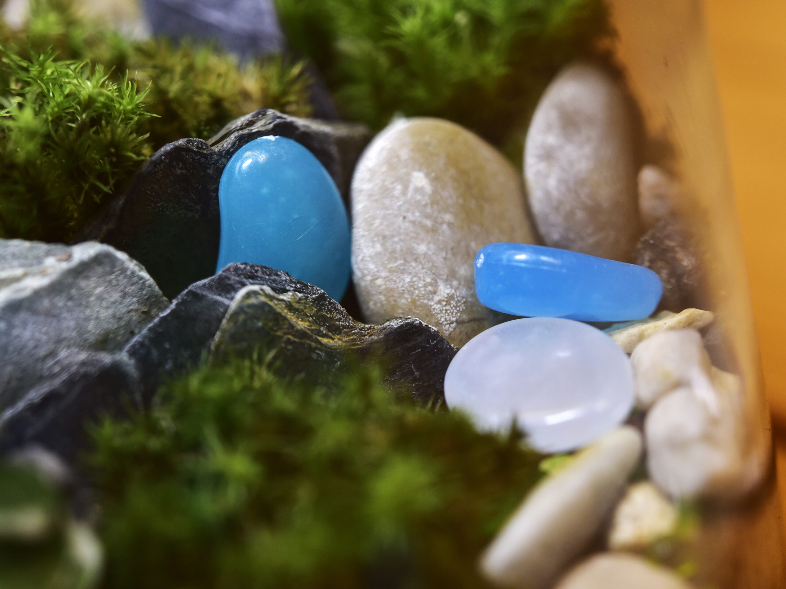 Leuchtende Deko-Steine – 3er-Set für Glasgärten & kreative Deko-Ideen