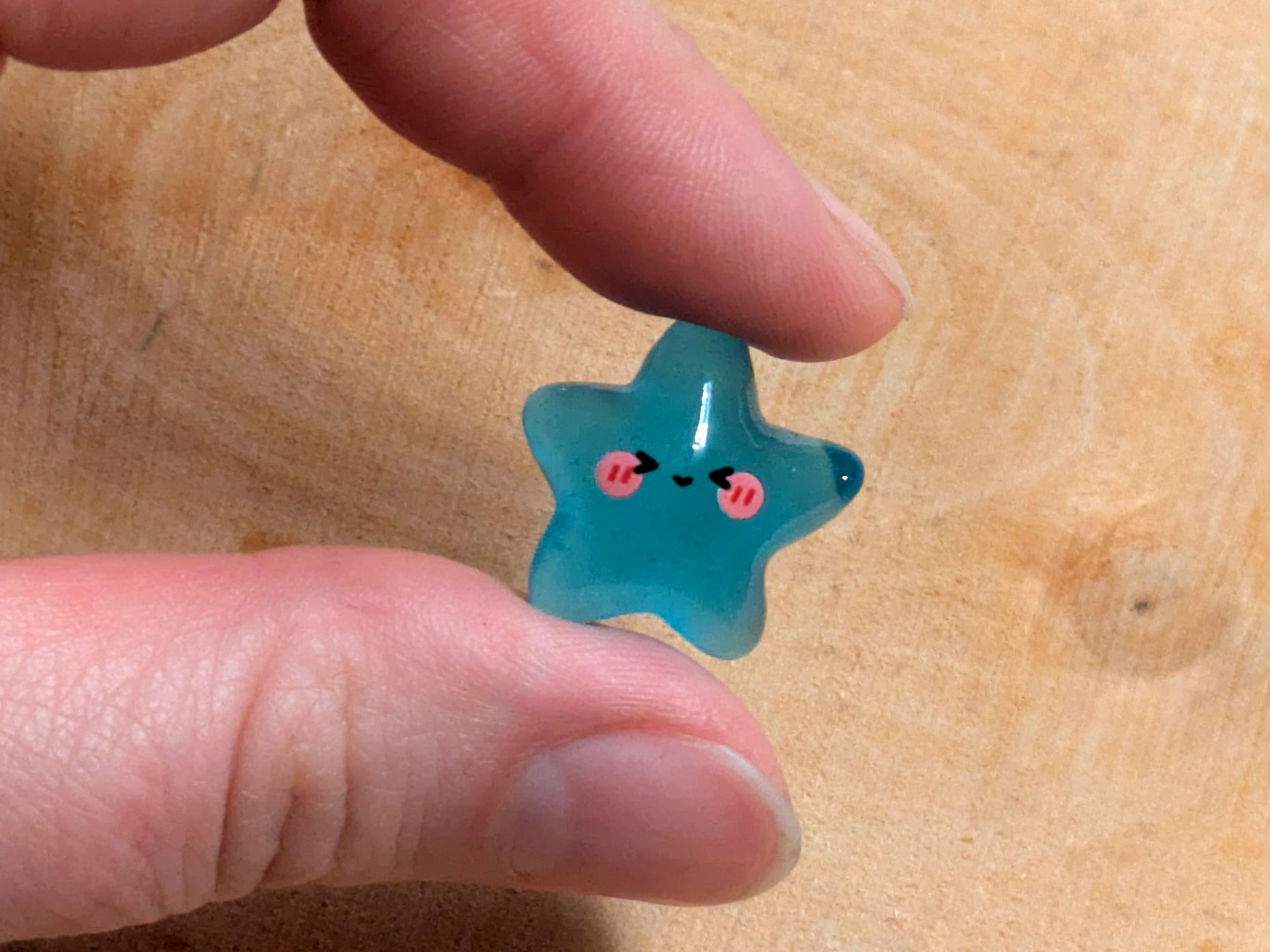 Leuchtende Mini-Sterne mit Gesicht – Glow-in-the-Dark Miniaturfiguren für Glasgärten, Feengärten & DIY-Deko